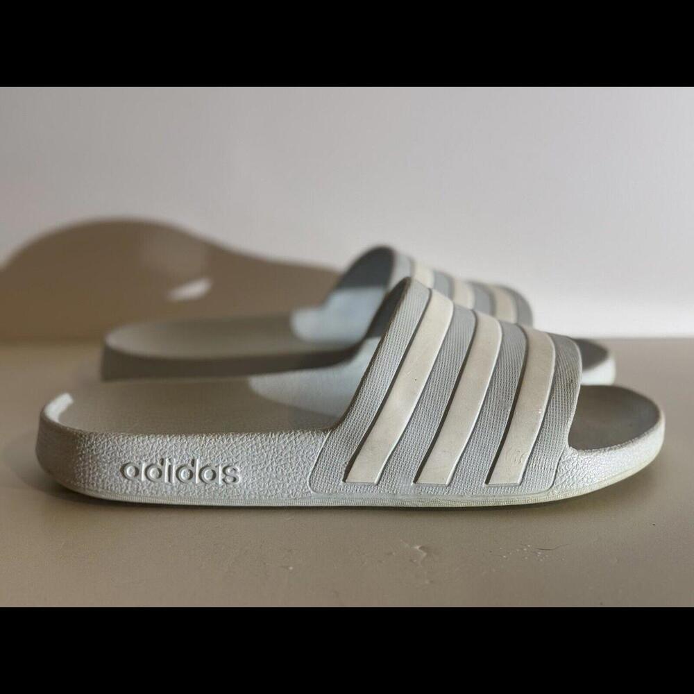 Adidas Adilette Aqua Slides Woman’s Size 9 Light Blue & White Stripes Slip-On